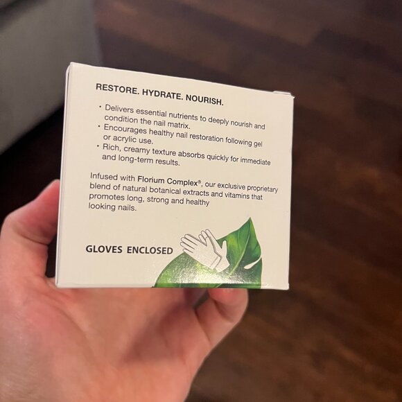 Londontown Restorative Nail Cream - Picture 3 of 3